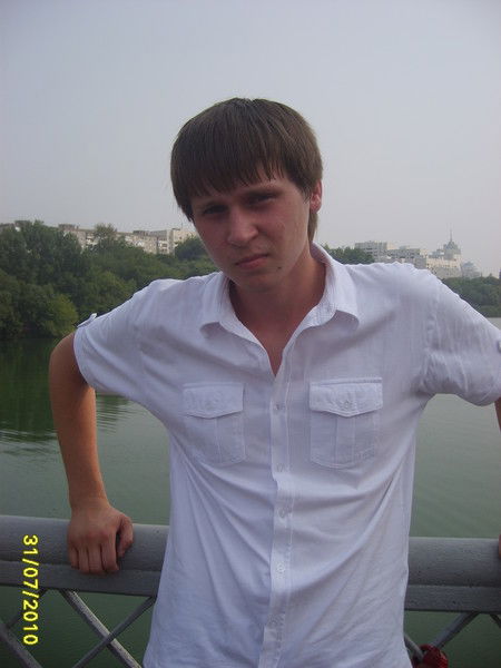 Антон Гуськов