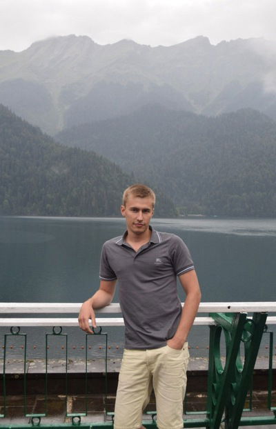 Дмитрий Леонов