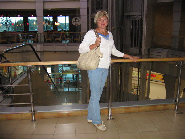 Елена Попова