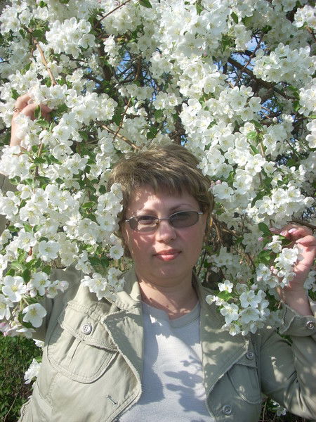 Лена Коченова