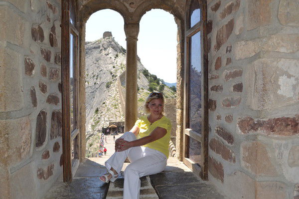 Елена Елена