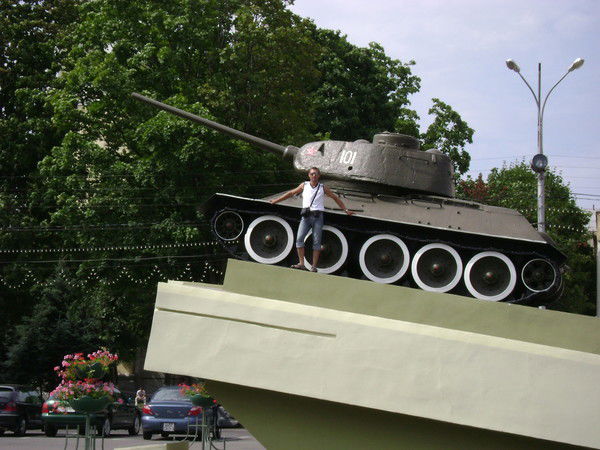 Дмитрий Комаров