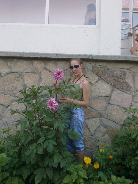 Оля Хамадинова