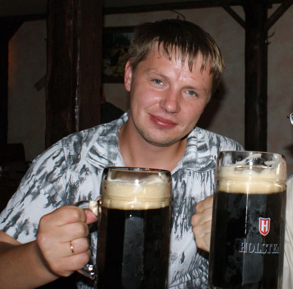 Роман Гутнв