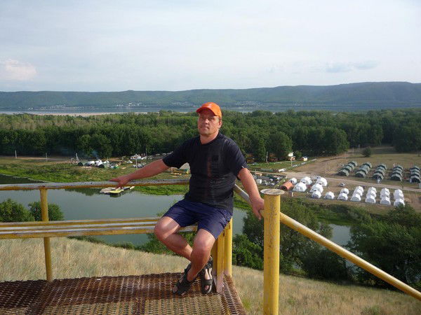 Владимир Комаров