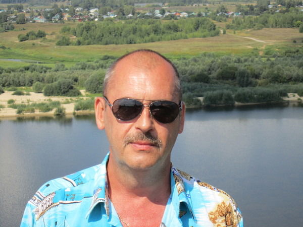 Олег Ашарин