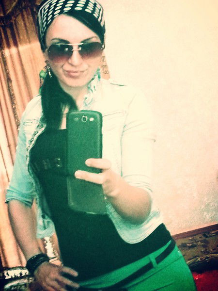 Не Важно Кто) ............