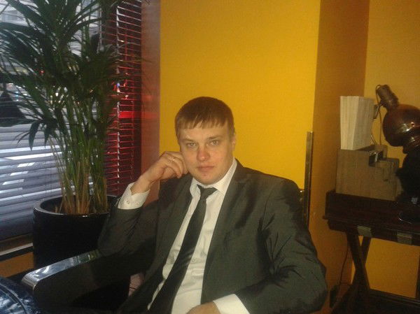 Илья Сахаров