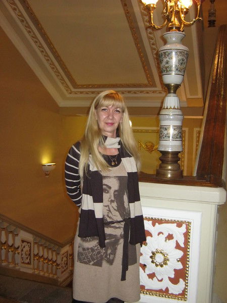 Елена Леонова