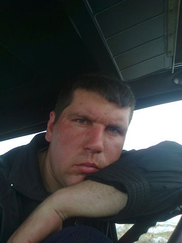 Максим Попов