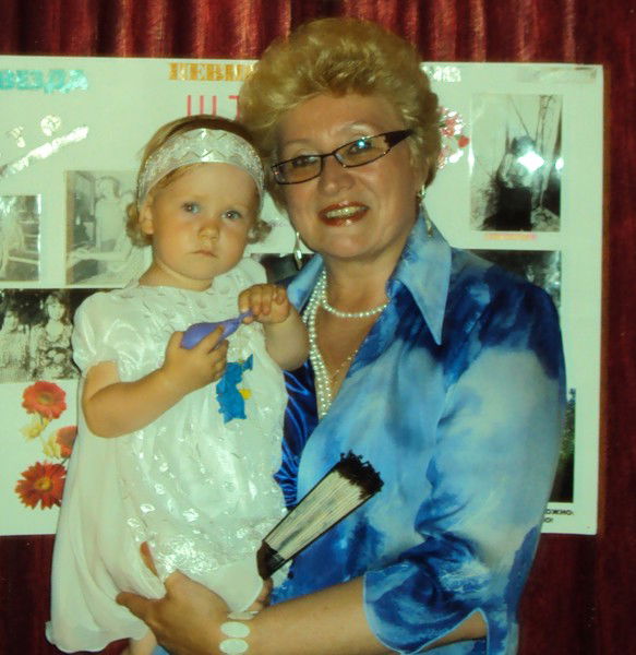 Елена Тихонова