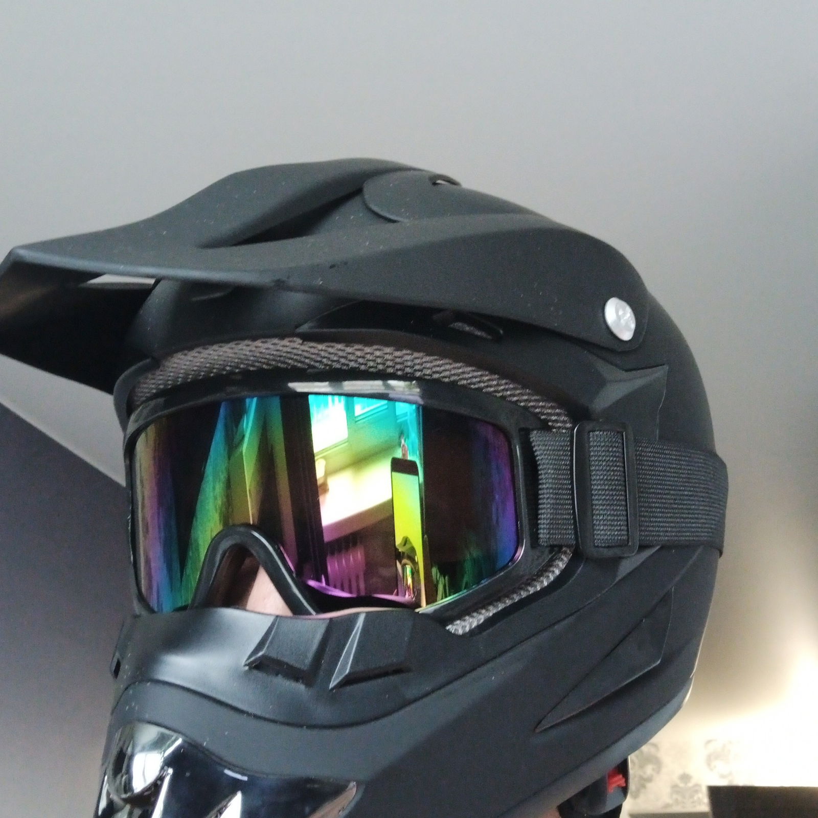 Денис Неважно