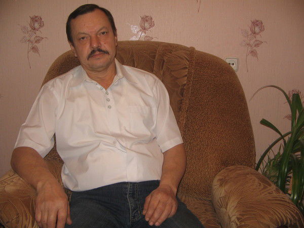 Владимир Петров