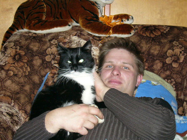 Александр Вахрушев