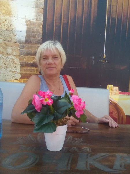 Лариса Костенко