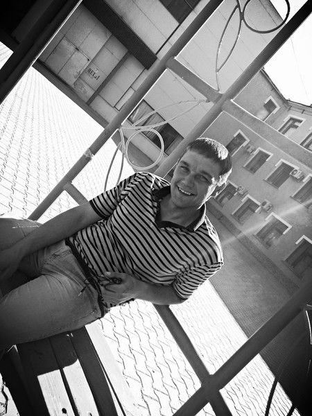 Андрей Романенко