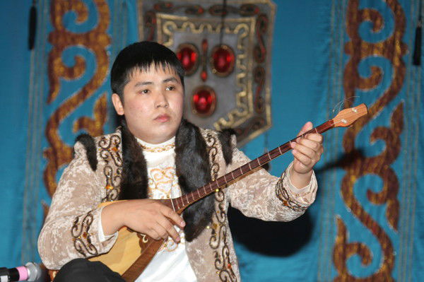 Досым Максутов