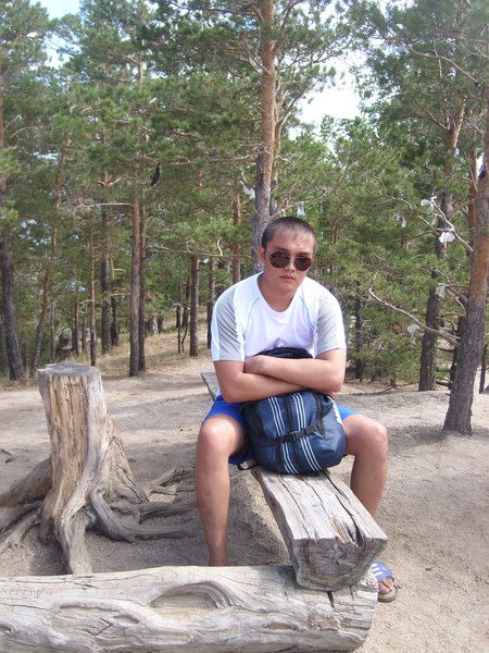 Жандос Накенов