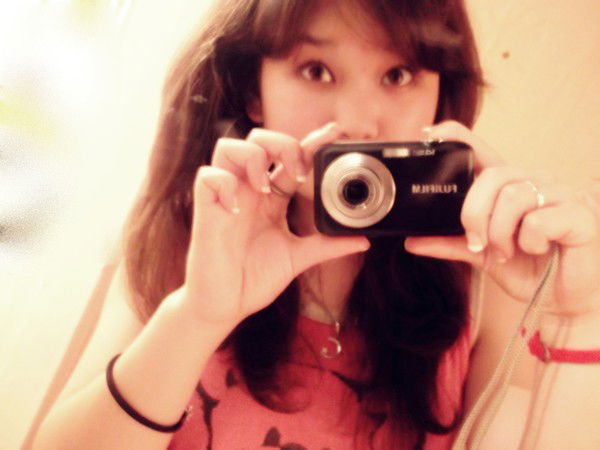 [Кареглазая] *