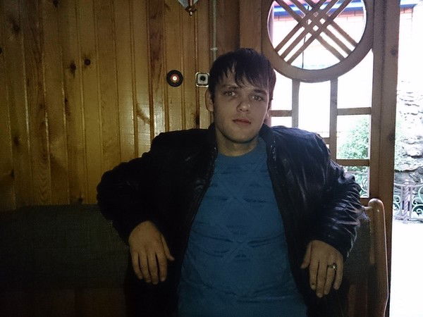 Олег Мельник