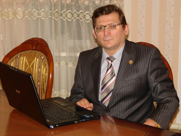 Низами Джaфаров