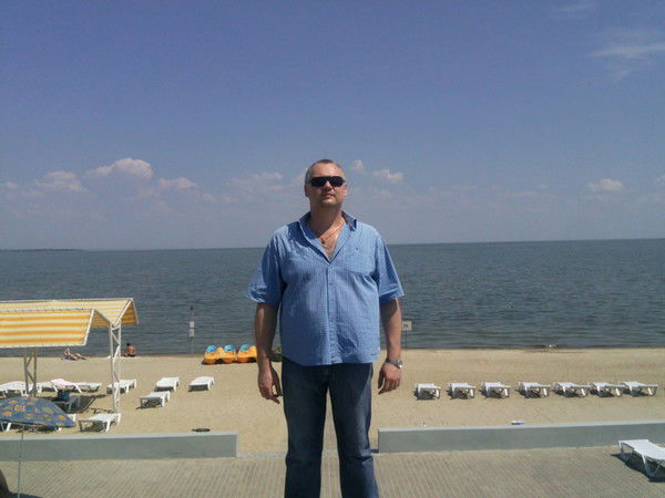 Александр Деревянко