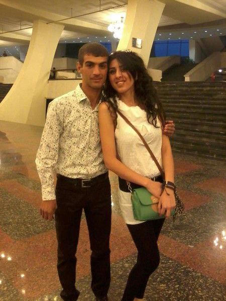 ******** **************