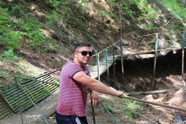 Артур Резаев