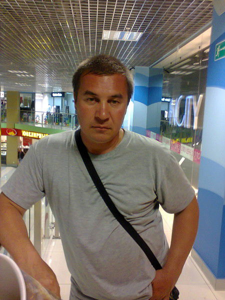 Олег Петров