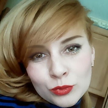 Юля Снежковская