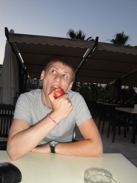 Юрий Маслов