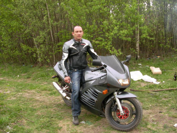 Роман Николаев