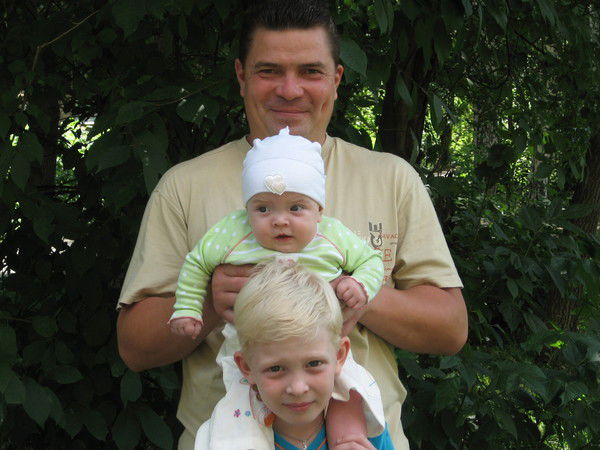 Олег Артамонов