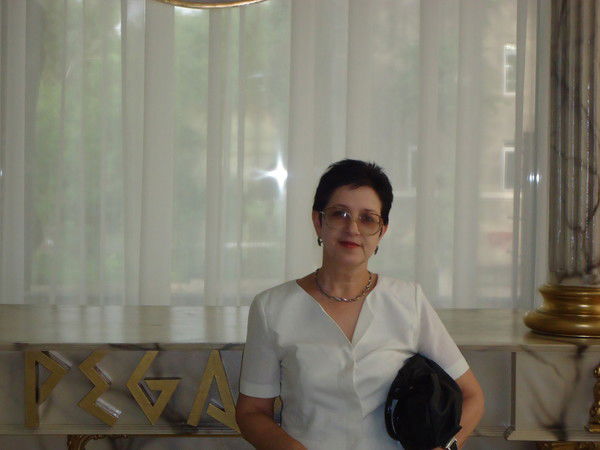 Елена Полякова