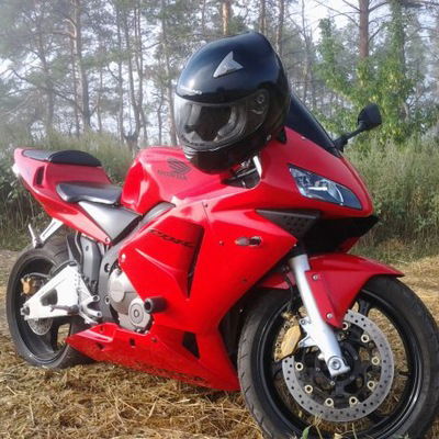 Максим Бушманов