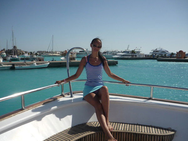 Елена Илларионова