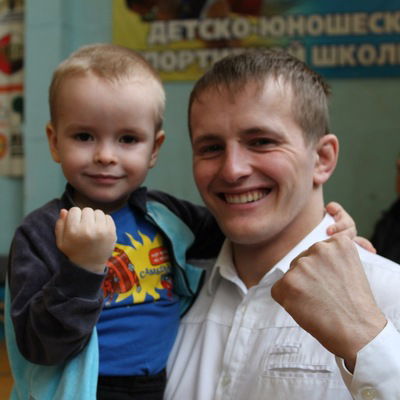 Михаил Иванов