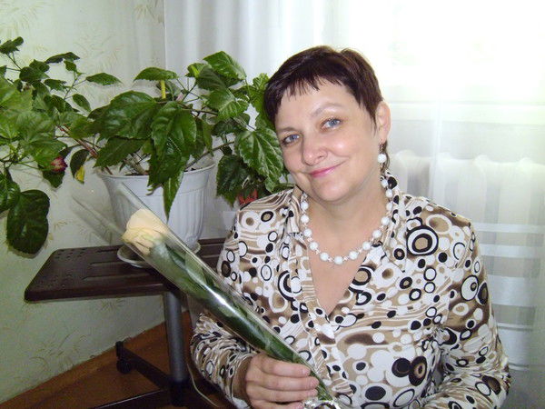 Елена Колова