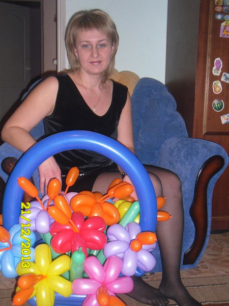 Лена Адамова