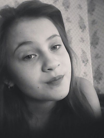 Полина Ходарина