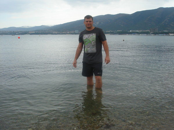 Андрей Наумов