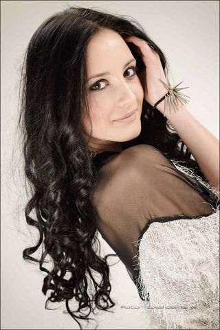 Девушка Загадка