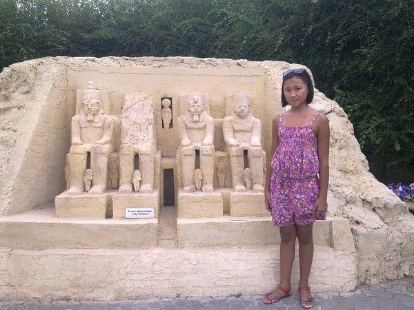 Медина Сманханова