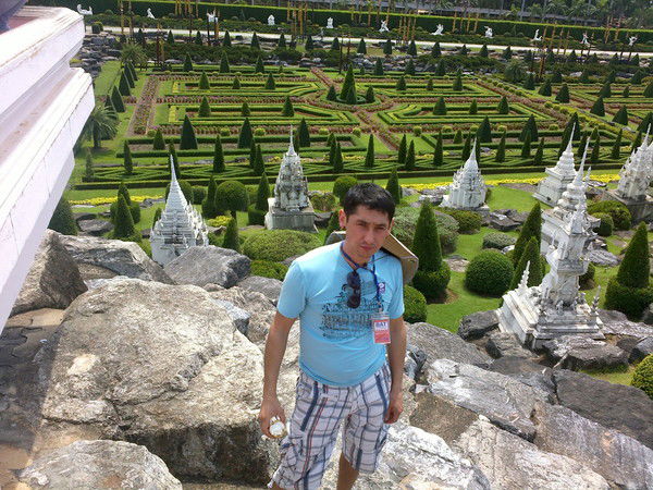 Алмаз Хасанахунов