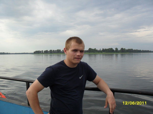 Павел Непомнящих