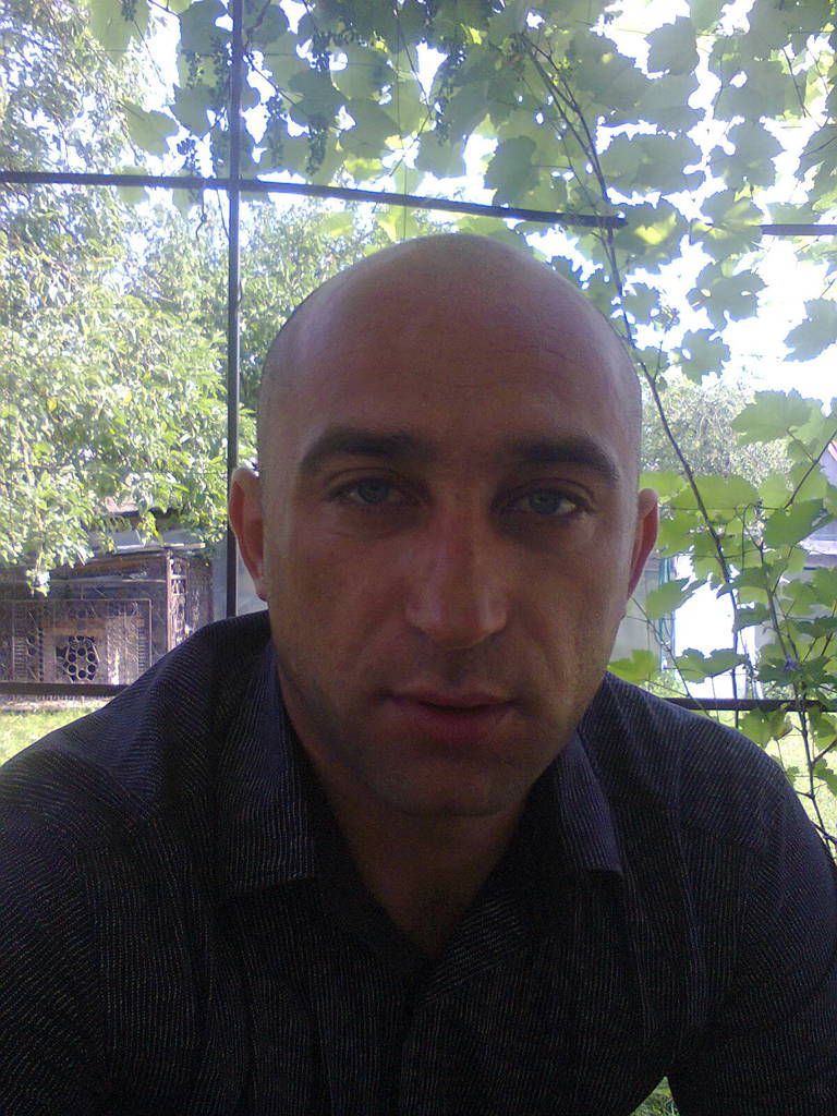 Жека Мельник