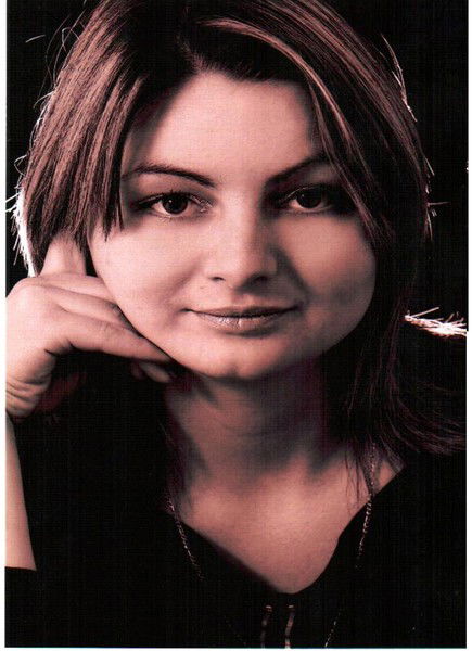 Елена Уcтинова