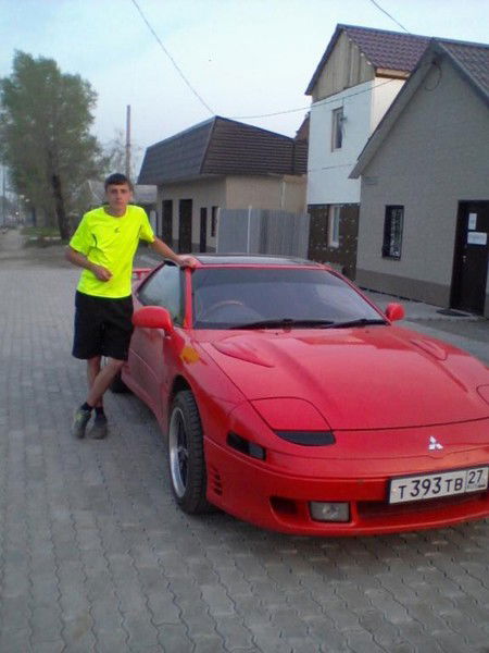 Артём Служаев