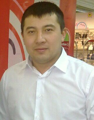 Момун Кадыров