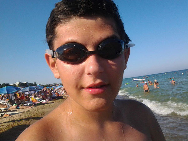 Женя Петров